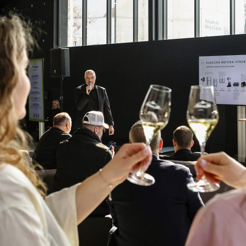 7022b257-2d7b-4578-8ca9-167d240ad0ba